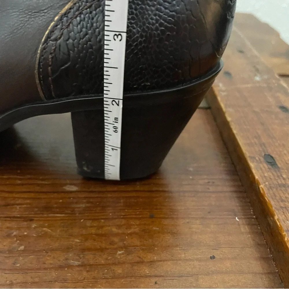 Franco Sarto, leather, western side zip boot with goldtone detail. Women’s 6 1/2 - Picture 11 of 11